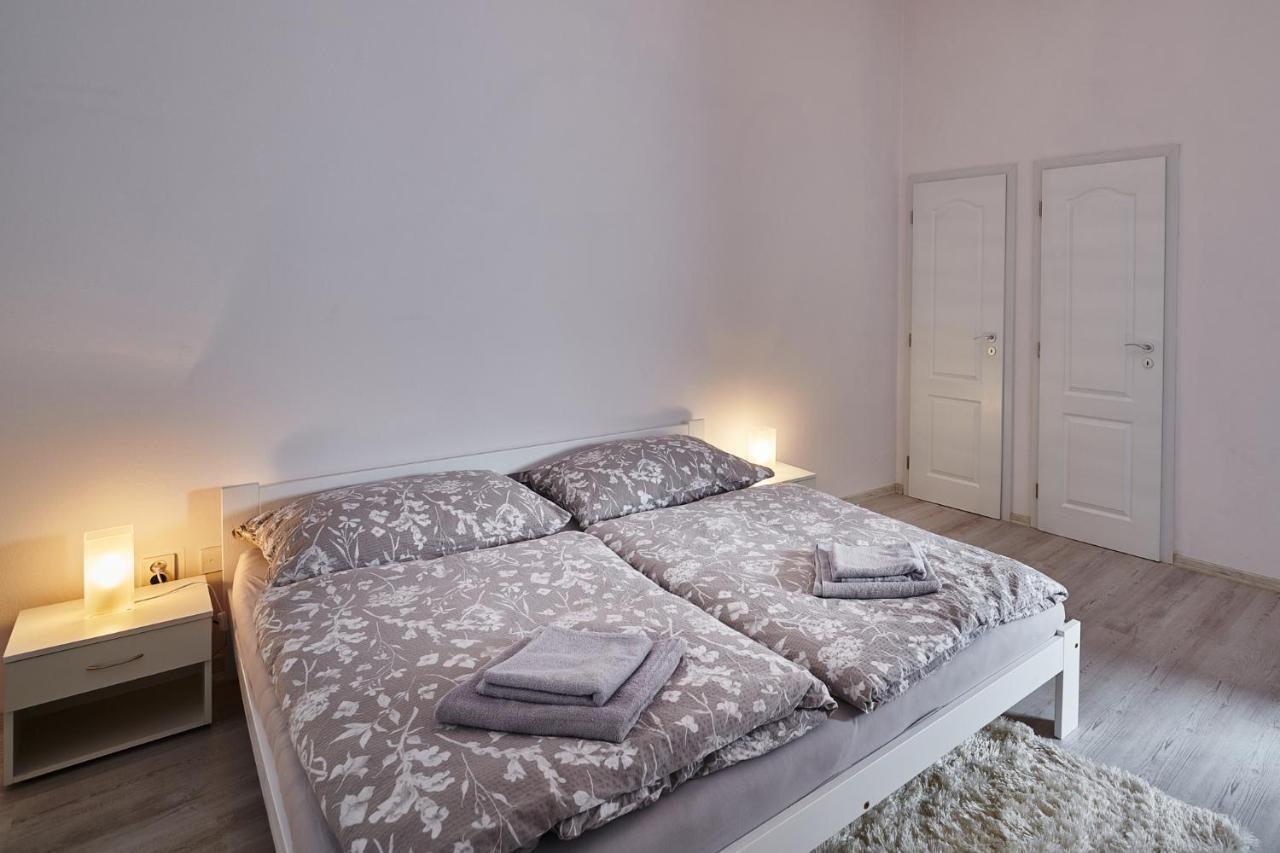 Apartman Bb Centrum Banská Bystrica Exterior foto