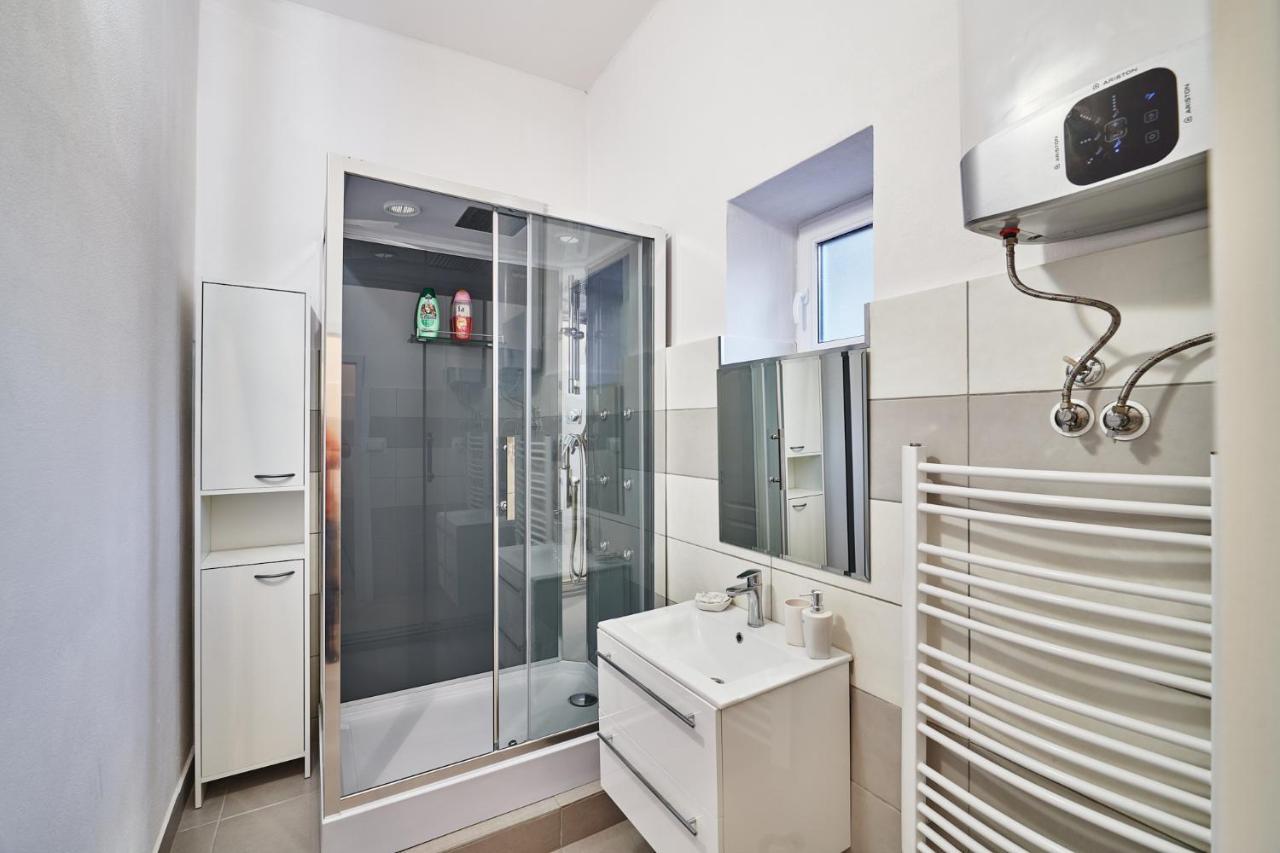 Apartman Bb Centrum Banská Bystrica Exterior foto